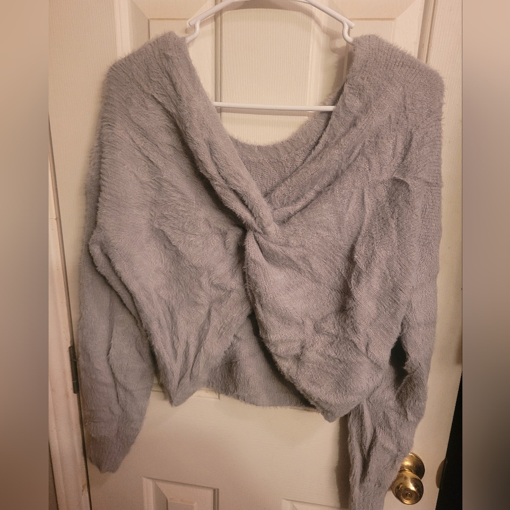 Hollister reversible knot sweater size medium